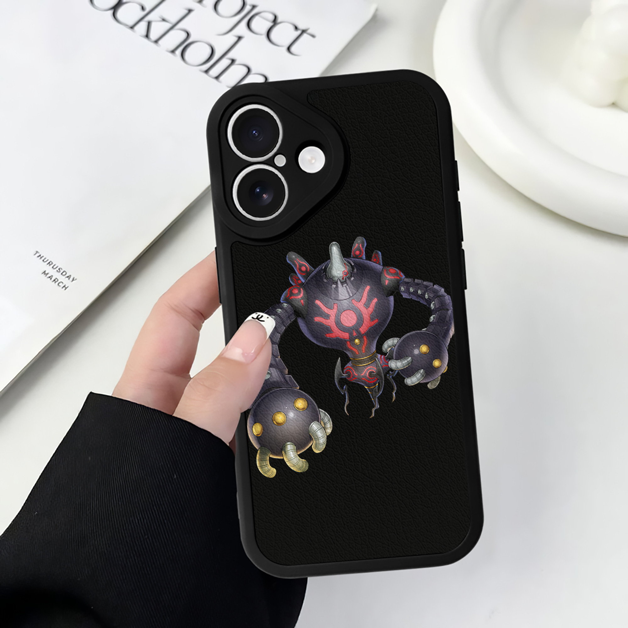 （画像用） 遊☆戯☆王 Yu-Gi-Oh! 【iPhone 16シリーズ対応】シリコンスマホケース（レザー調） 材質：シリコン